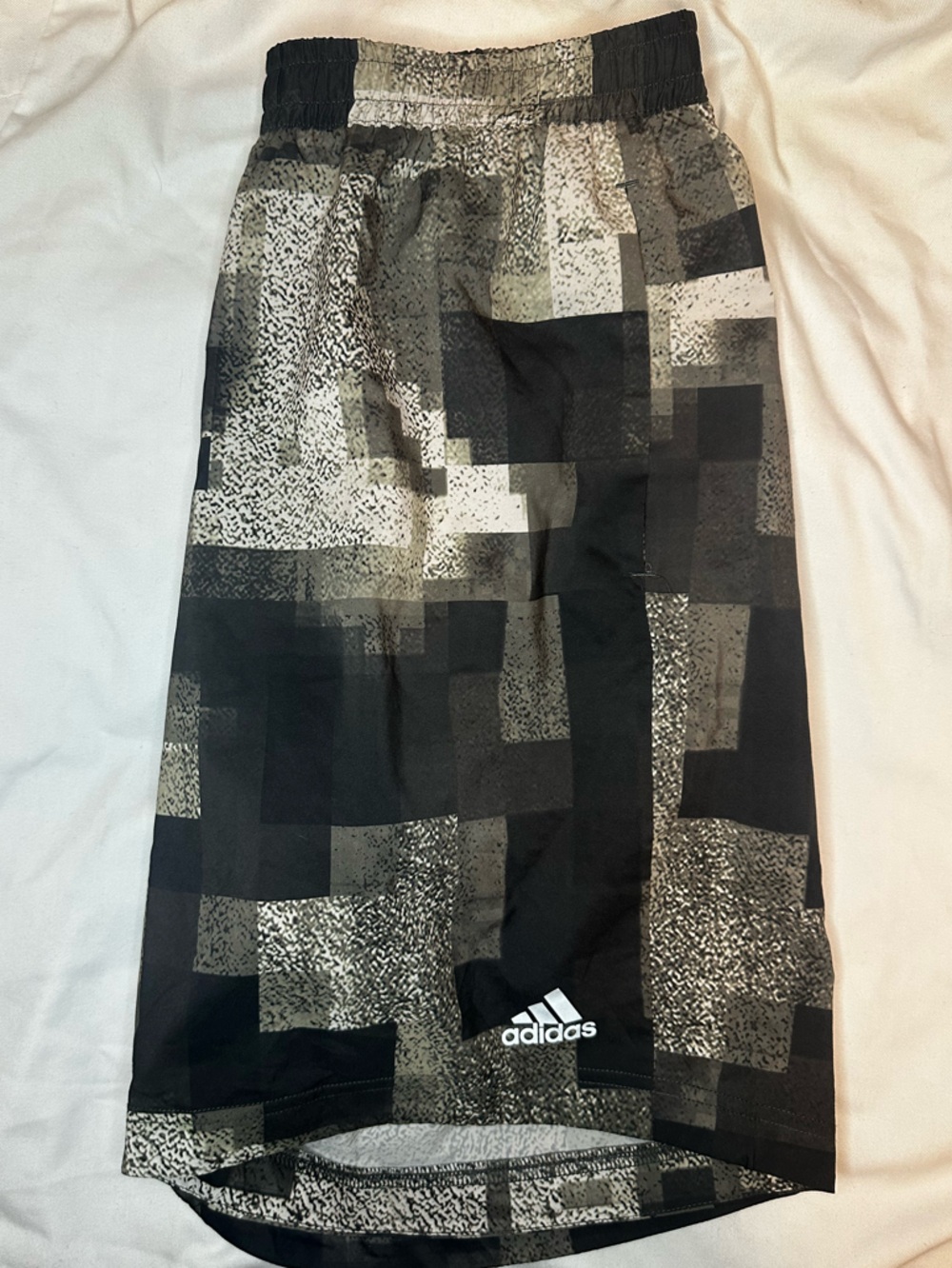Adidas AKTIV Men’s Athletic Shorts Black Gray Digital Camo AOP Drawstring Size M